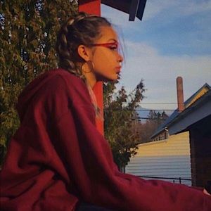 Meet your Posher, Miki